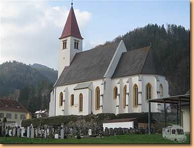 Pfarrkirche und 300-jähriges Gasthaus